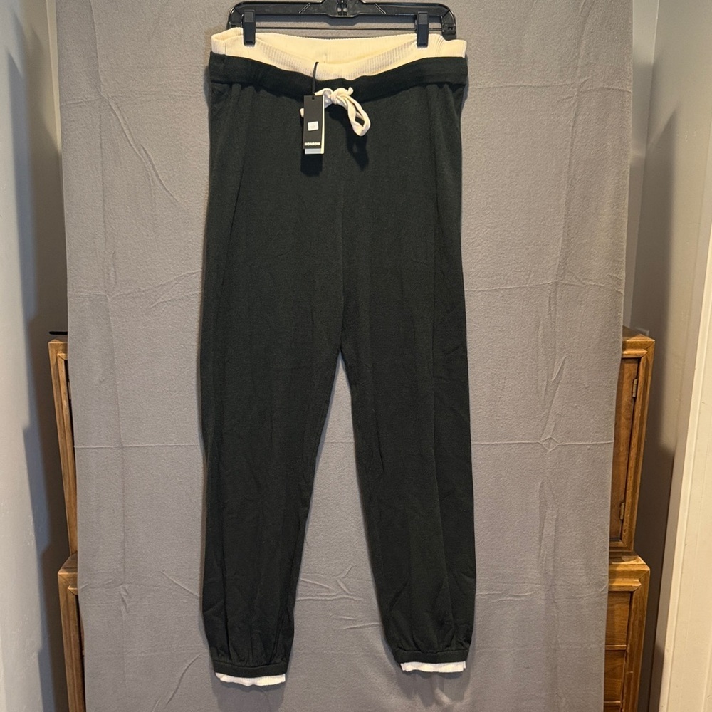 Monrow Green and Cream Joggers NWT MSRO $168